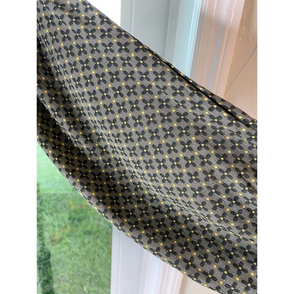 OLIVACEOUS Front Tie Crop Top - Picture 4 of 5